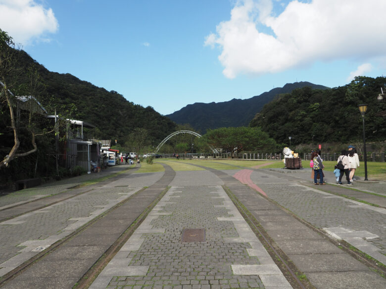 猴硐（ホウトン）駅前の広場