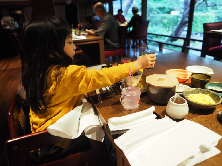 娘と朝食風景